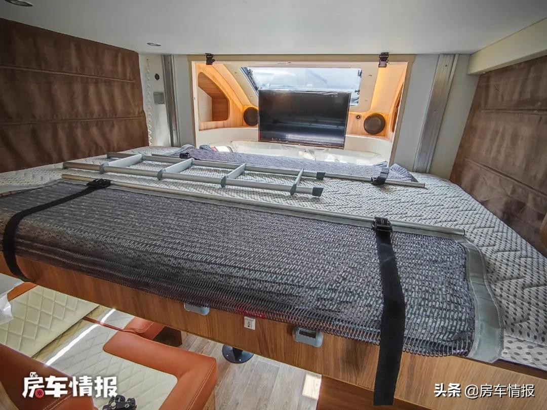新款依途房车，有航空铝车身和2张2米大床，四口之家玩安心又舒服