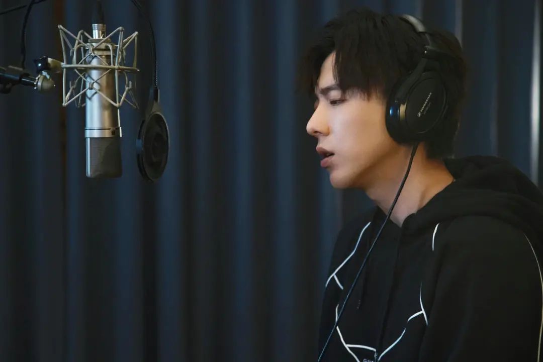 Sing the theme song for "Ling of Mountains and Rivers", and Zhao Lusi ...