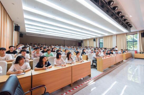 魏建平到河南林业职业学院讲授思政课