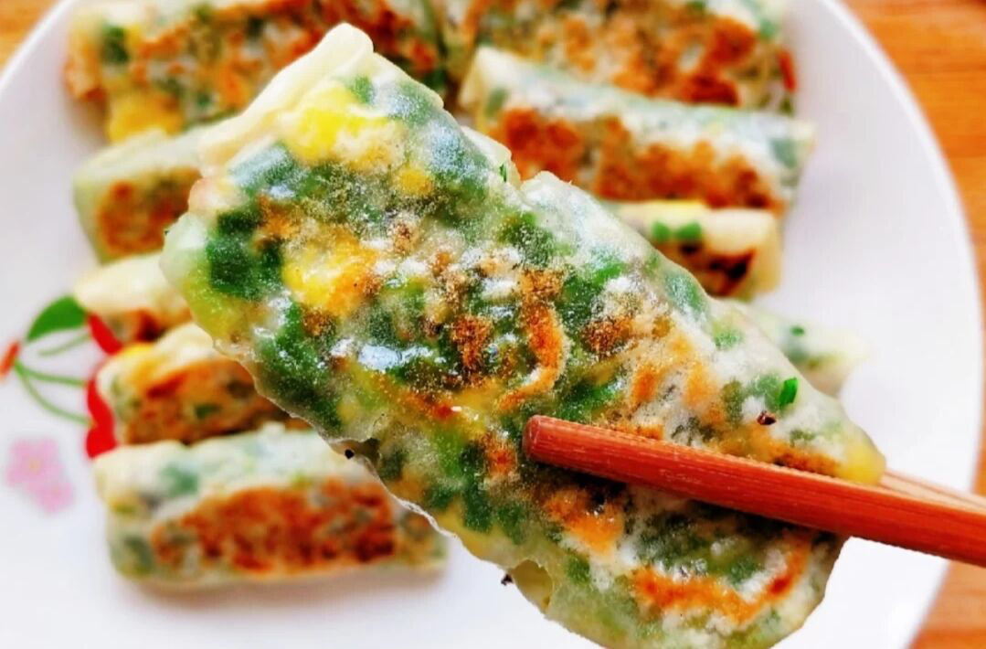 好吃易做的韭菜鸡蛋包，皮薄馅多，外焦里嫩，大家赶快收藏吧