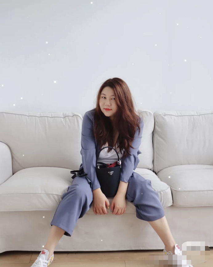 杨天真这是要自己出道吗，一身女老板看着好勒