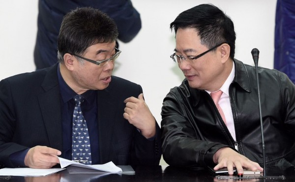 明知胜选无望，为何张亚中屡屡参选国民党内初选？竟由于这份协议