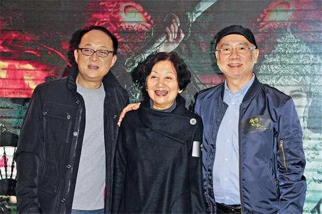 方平来头不小,当年长城电影公司的小生,和妻子鲍起静是经典银幕情侣