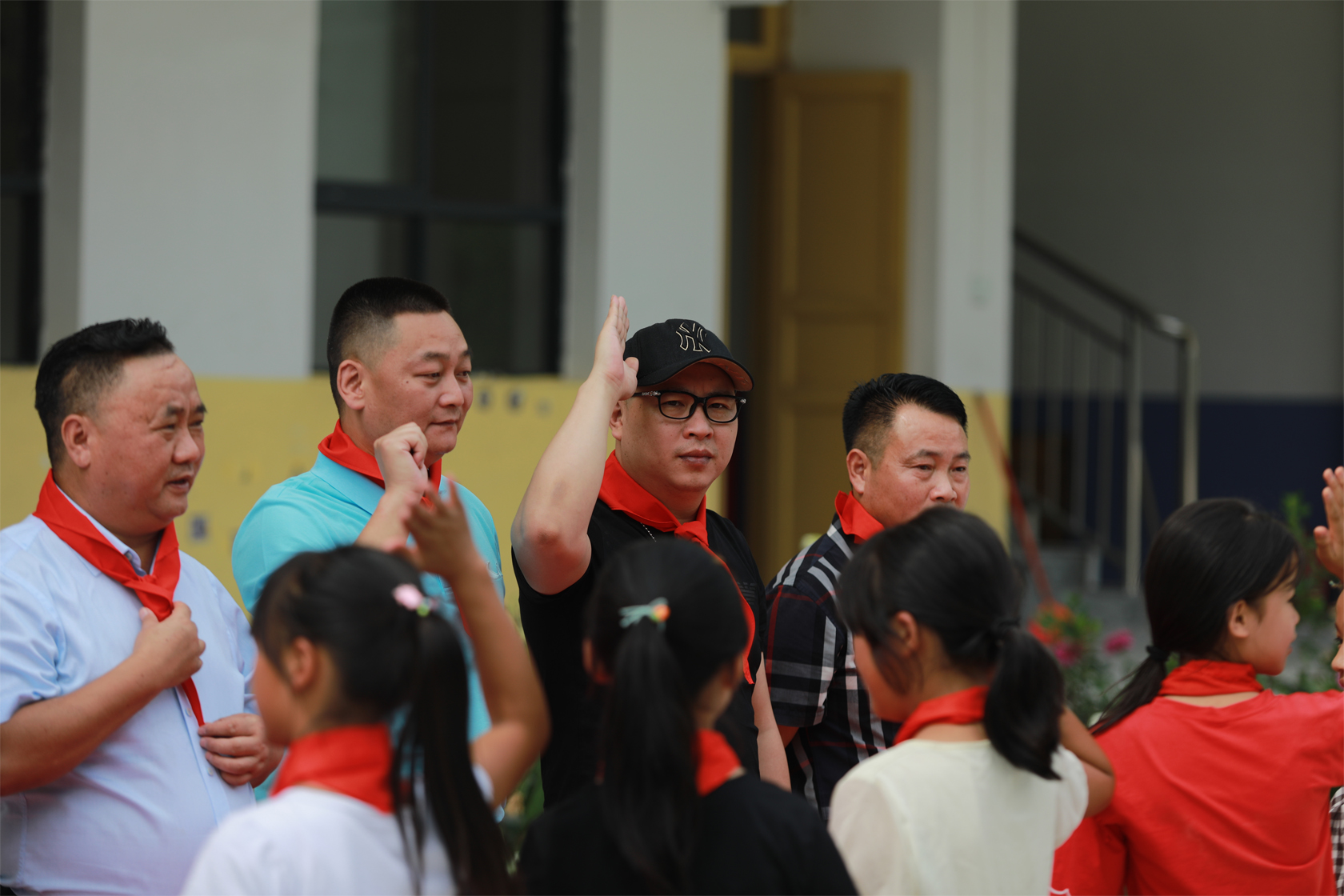 黔坤酒业爱心助学走入均田小学，捐赠达12万余元