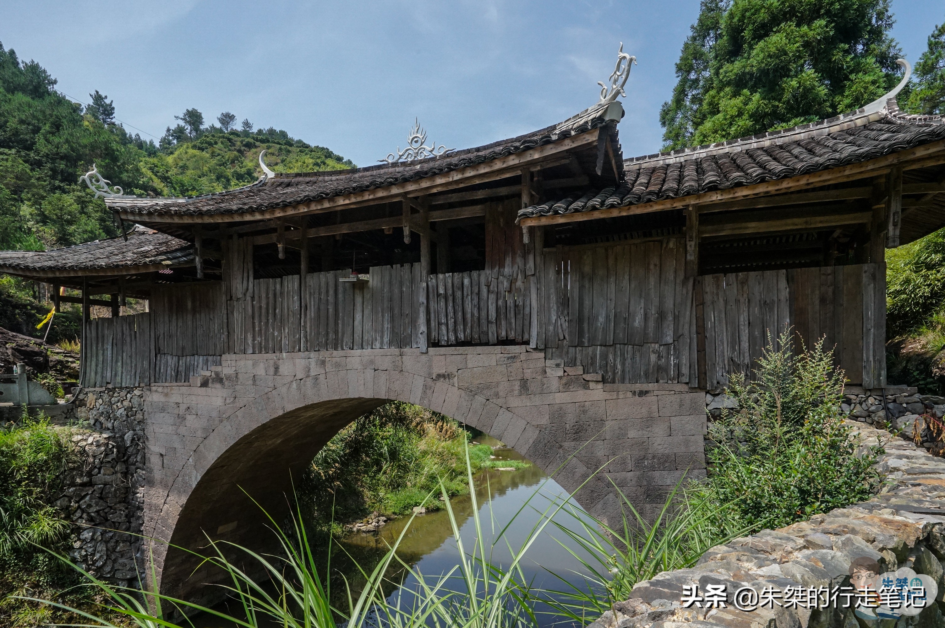 泗溪一座国保级石拱木廊桥，不仅造型稳重优美，而且防火等级颇高