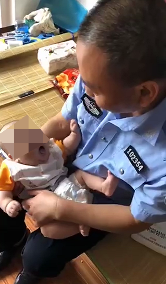 调解|心真大！吵架赌气离家留下俩孩子在家，一个10岁，一个才三个月