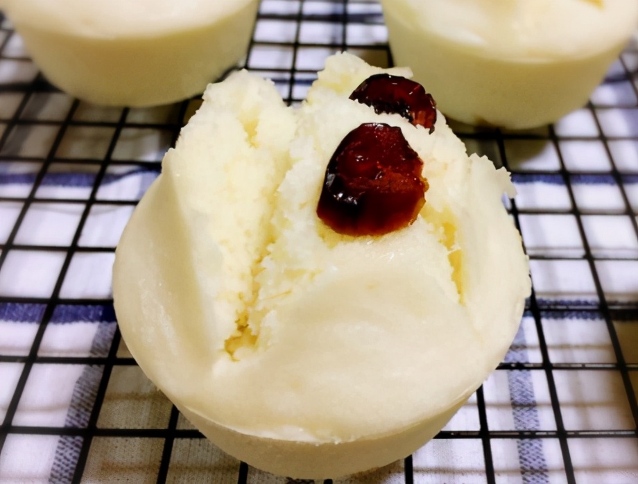 大米糕傳統做法，不用小蘇打和泡打粉，蓬鬆軟糯，比蛋糕還好