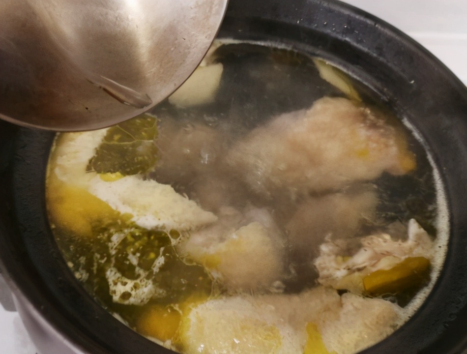 图片[5]-山药红枣炖鸡汤的做法步骤图 鸡汤鲜香味美不油腻-起舞食谱网