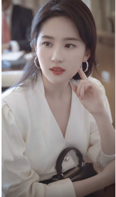 刘亦菲试镜《花木兰》，一串流利的英语，最终得到导演青睐