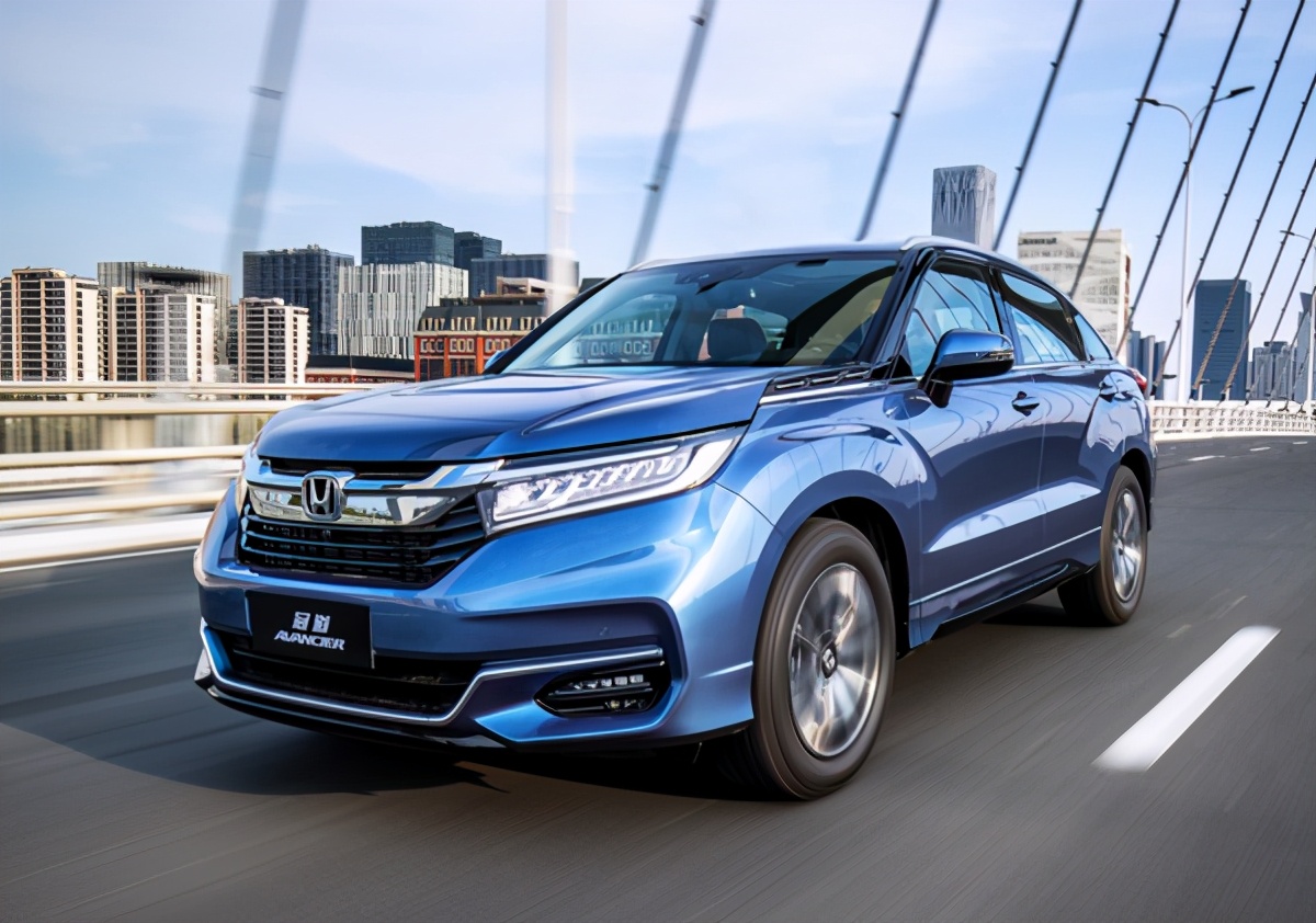 本田冠道，轴距2820毫米，7.8秒破百，大块头也跑得快