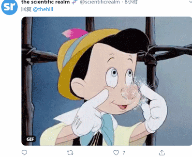 32岁靓女成白宫新星，一上任就和媒体互撕，“特