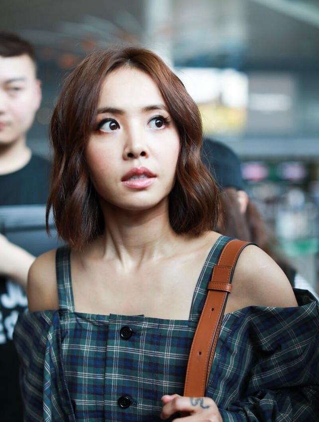 解约了，然后呢？李娜、吉克隽逸集体沉默，得物耐克价格超级加倍