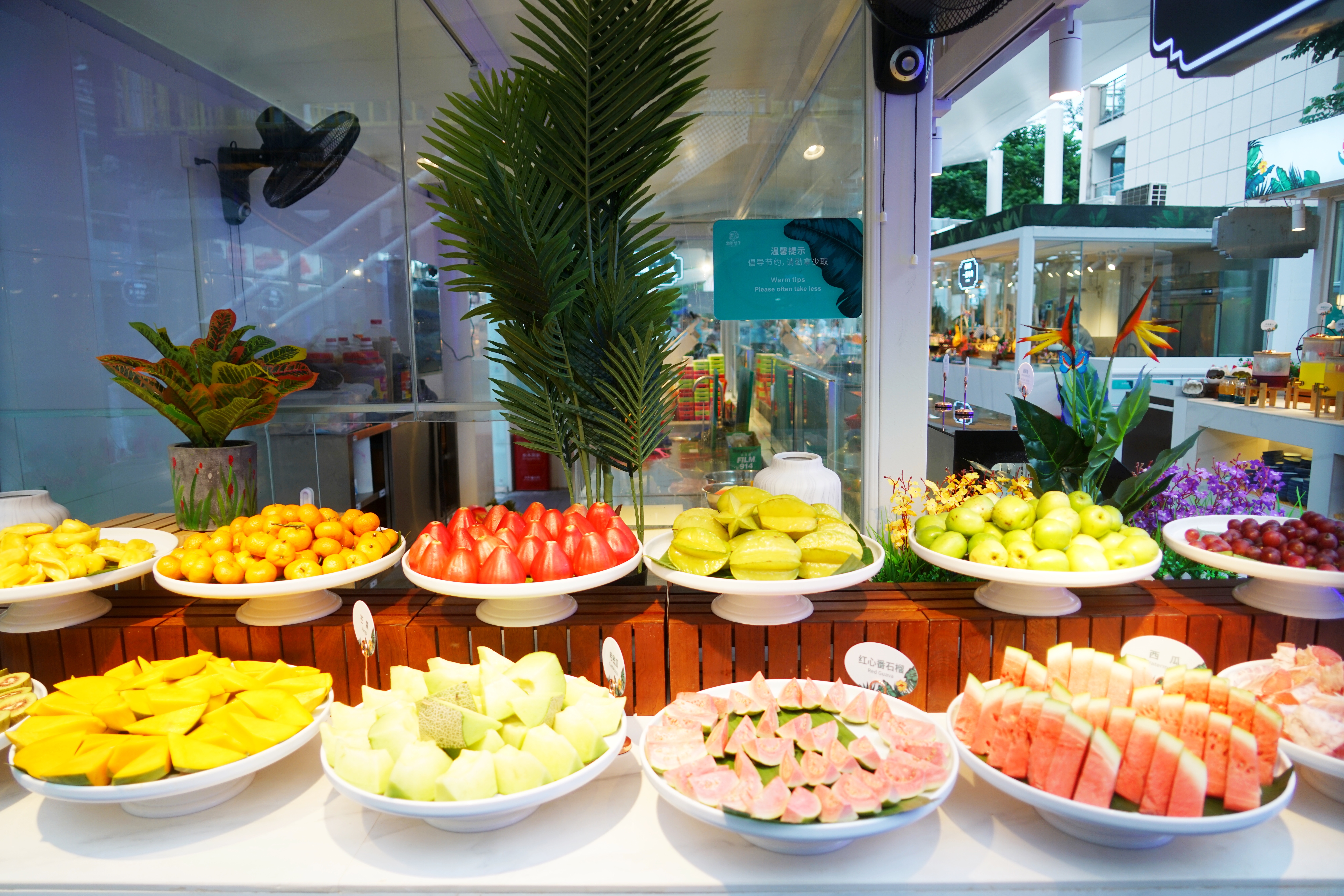 冬天旅行首选目的地，三亚吃喝玩乐全攻略，给你最悠闲的海岛时光