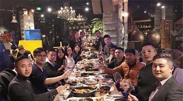清华毕业辞掉高薪工作，回家照料病重父亲当保安，后来怎样了？