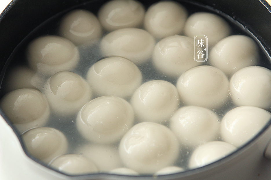 元宵節，湯圓不要煮著吃了，試試炸湯圓，外脆裡糯，喜慶又好吃