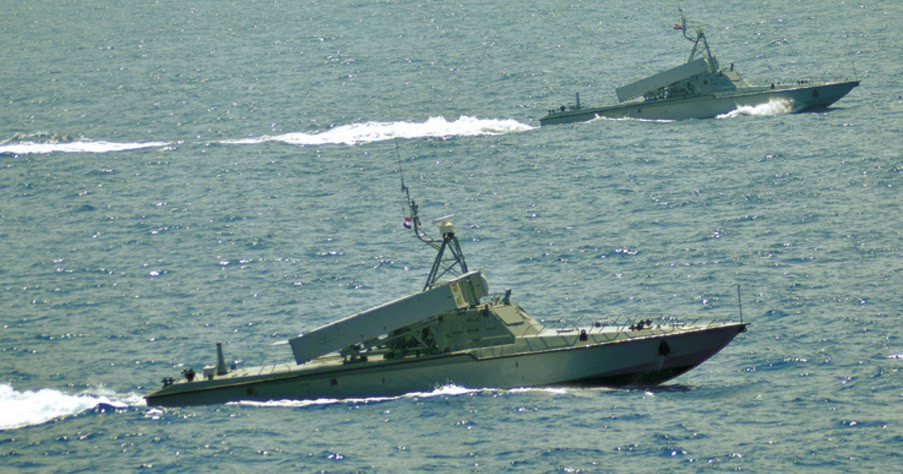 伊朗海上基地舰已经出港，7艘导弹艇甲板列阵，美媒：出口委内瑞拉