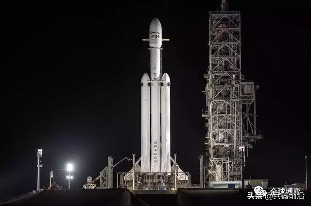 运力比长征五号大3倍，我国载人登月将用这款火箭