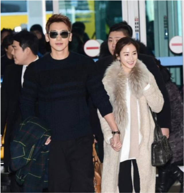 Rain金泰希街頭散步，相愛八年仍然熱戀，走路都抱得緊緊的