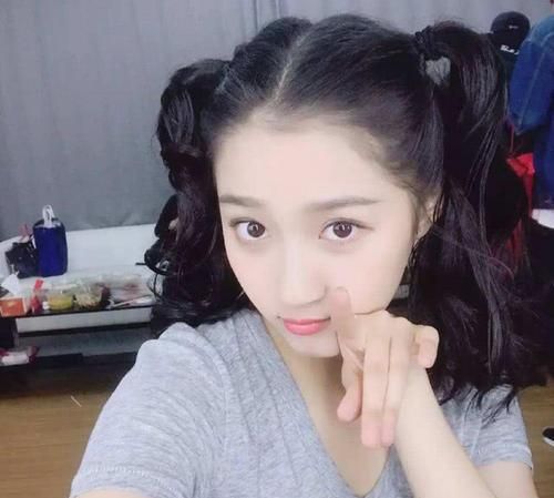 同样是双马尾，躲过了关晓彤，避开了鞠婧祎，