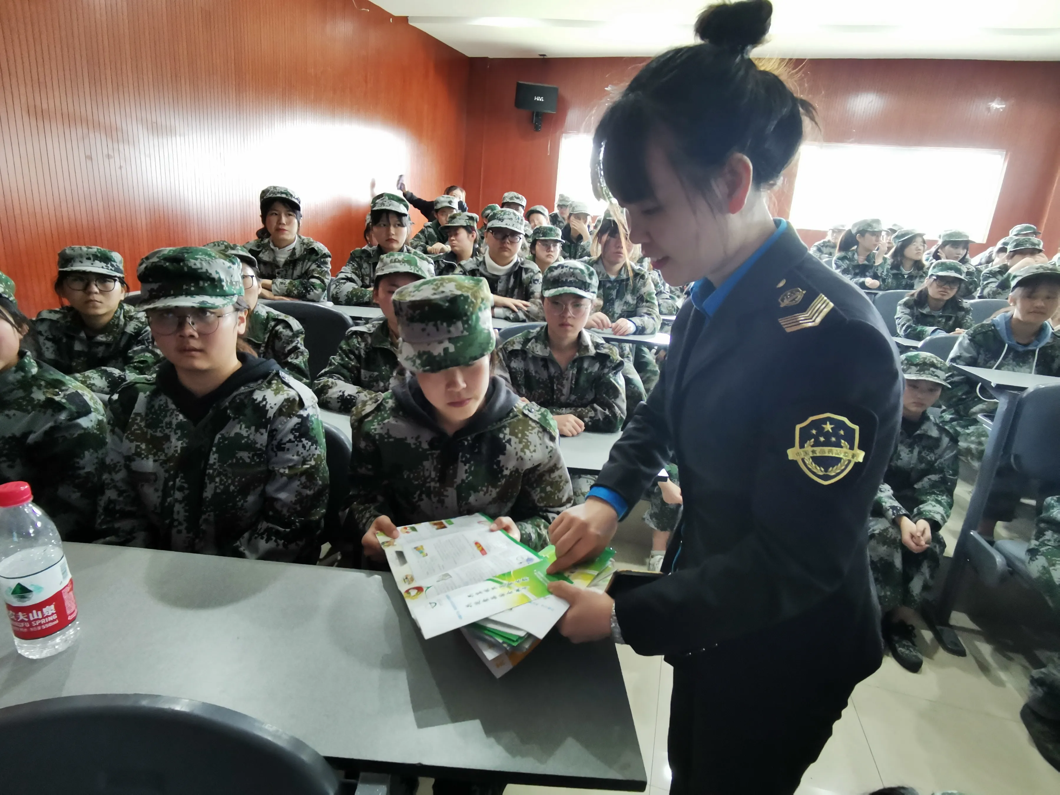 金堂县开展食品药品安全科普宣传进校园活动