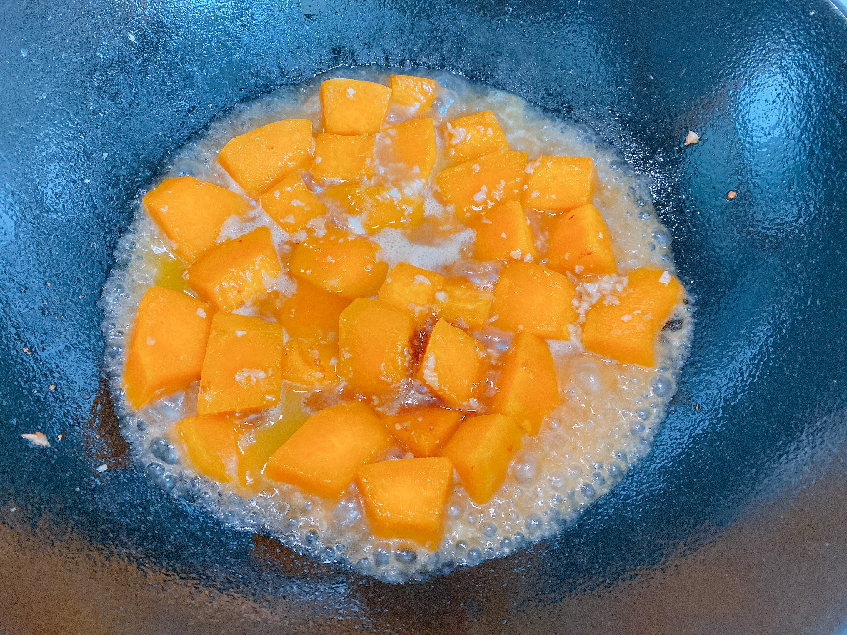 烧南瓜最好吃的做法，2个重点，粉糯香甜入味，比肉还好吃超下饭