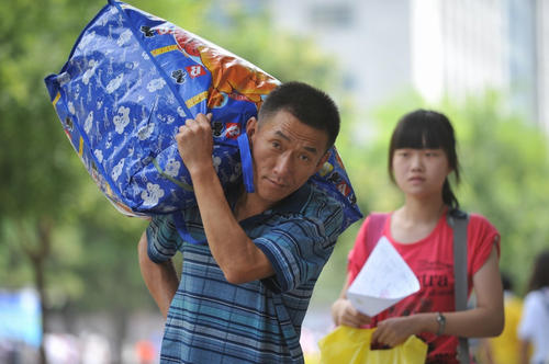 孩子不想读书，带他去到这4个地方看看，比吼叫讲道理更有效