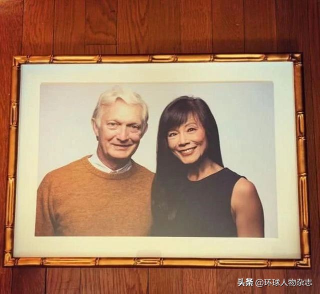 特朗普“甩锅中国”不成，遭华裔女记者怒怼，这次连美国人都为她撑腰