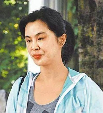 力破整容传闻，王祖贤晒近照被赞皮肤光滑白皙，53岁美貌如昔