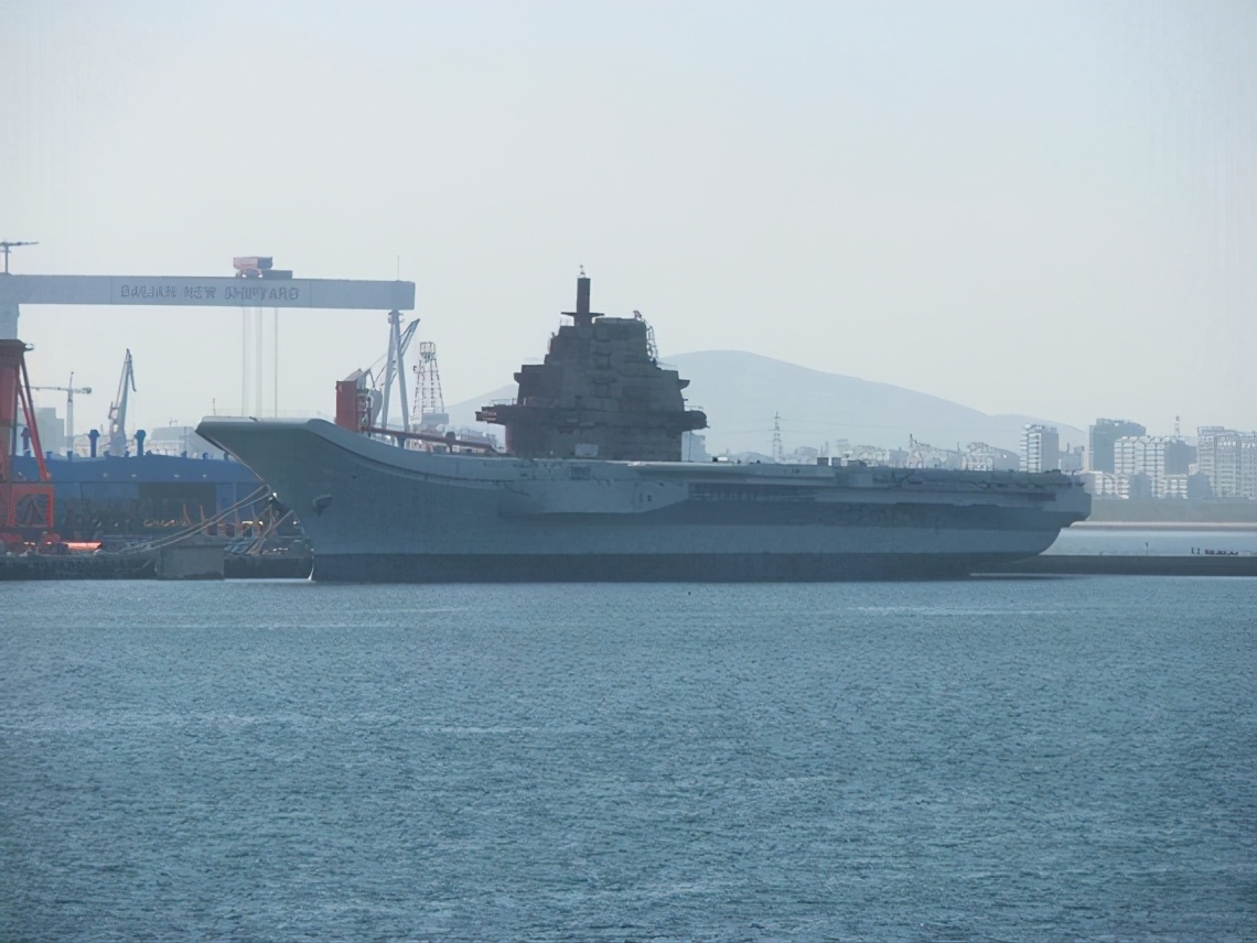 架空：悲痛欲绝的俄罗斯，独一无二的海上军校，成功号航母训练舰