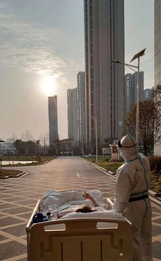 2020年，西方圍追堵截，周邊風高浪急，中國�戰鬥力�爆棚