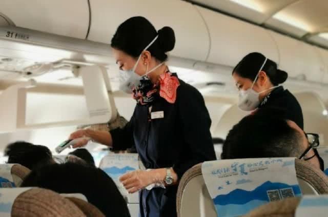 病毒爆发美国3000架客机停飞，每月损失100亿：成