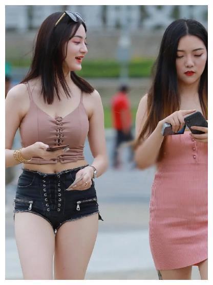 “大象腿”胖美眉，一丝缝隙都不留！网友：好