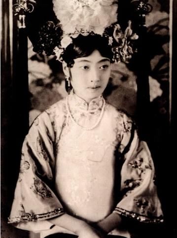 清朝妃嫔为何大多相貌丑陋？原因主要有三点，其中一条是祖传规定