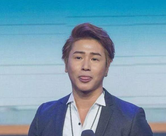 欧弟42岁糊成这样，他还能怪谁呢？说到底还是咎由自取