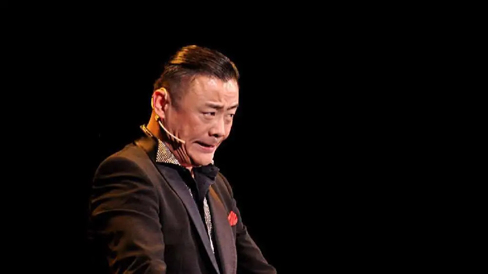 肖战获金扫帚奖星途堪忧？10位“中奖”明星或成