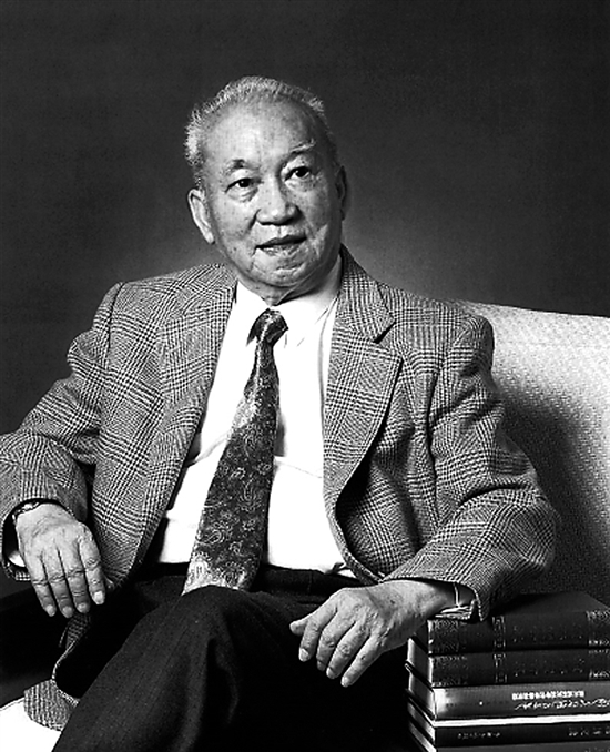 他曾经是中国人 却帮助美国研制洲际导弹 为了百