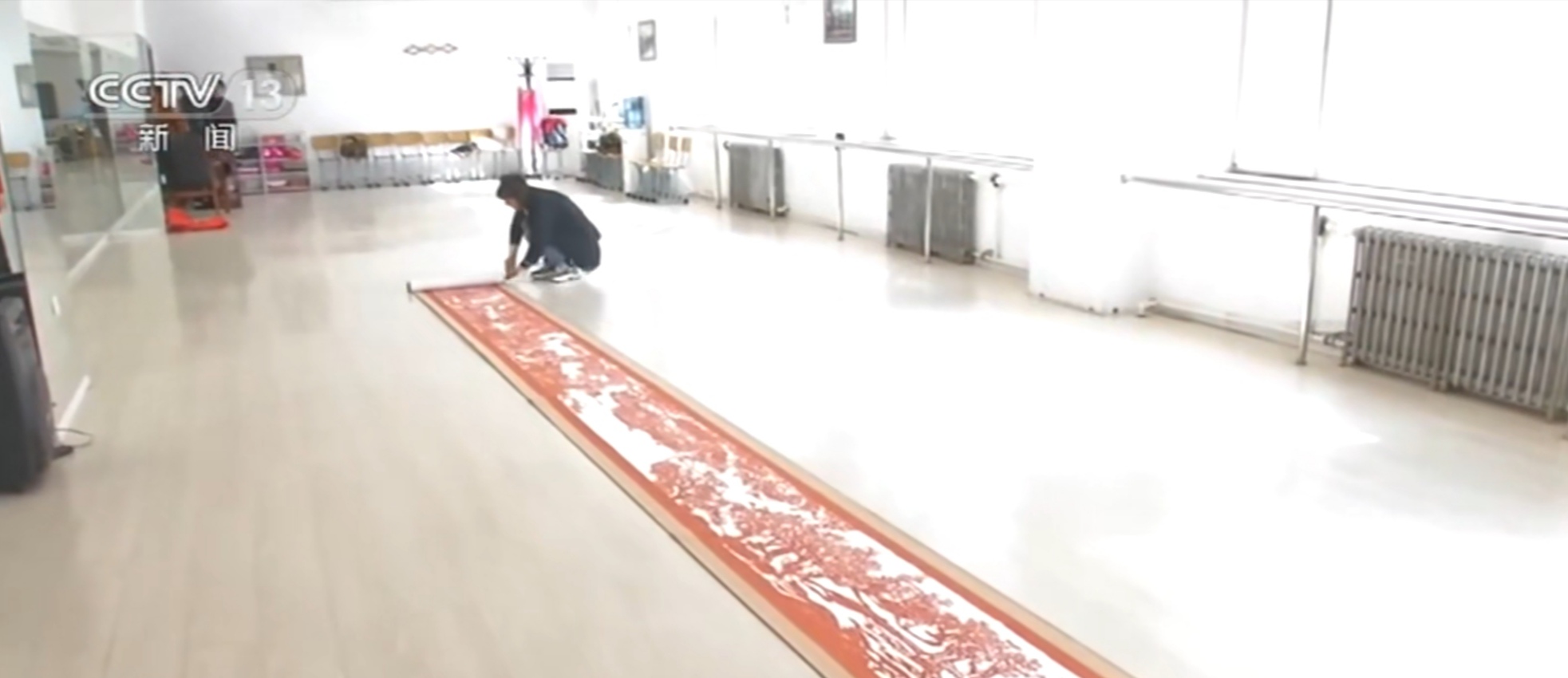 系列：高手在民间系列 老人撕出11米清明上河图