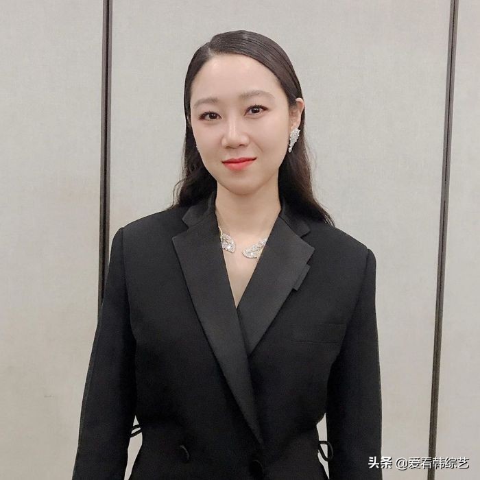 女神们聚在一起增进友谊，“百想”孔晓振全度妍郑有美秀智认证照