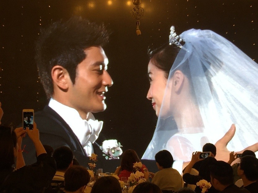 黄晓明的坚持，自己选的老婆，咬着牙也要撑到