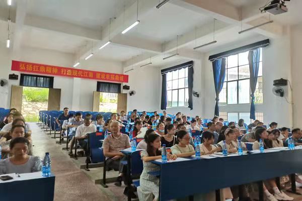 常德市鼎城區(qū)周家店中學(xué):整裝待發(fā) 砥礪前行(圖2)