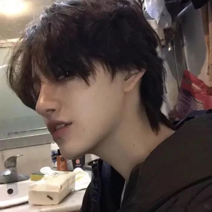 男生霸气冷酷动漫头像照片