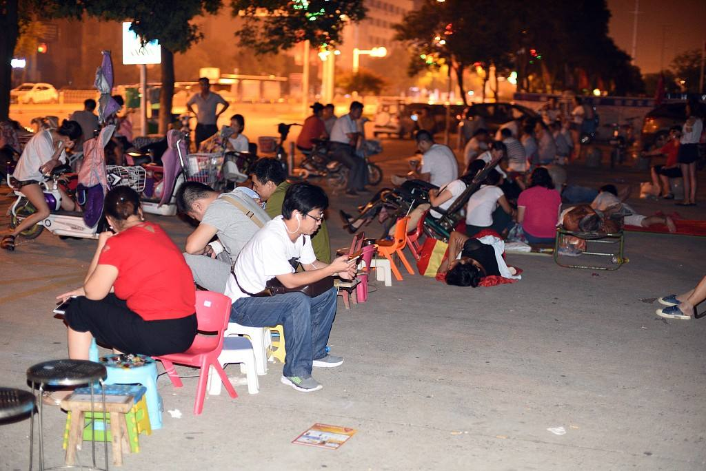 妈妈心酸诉苦：孩子一出生就得去幼儿园排队到底有多艰难？