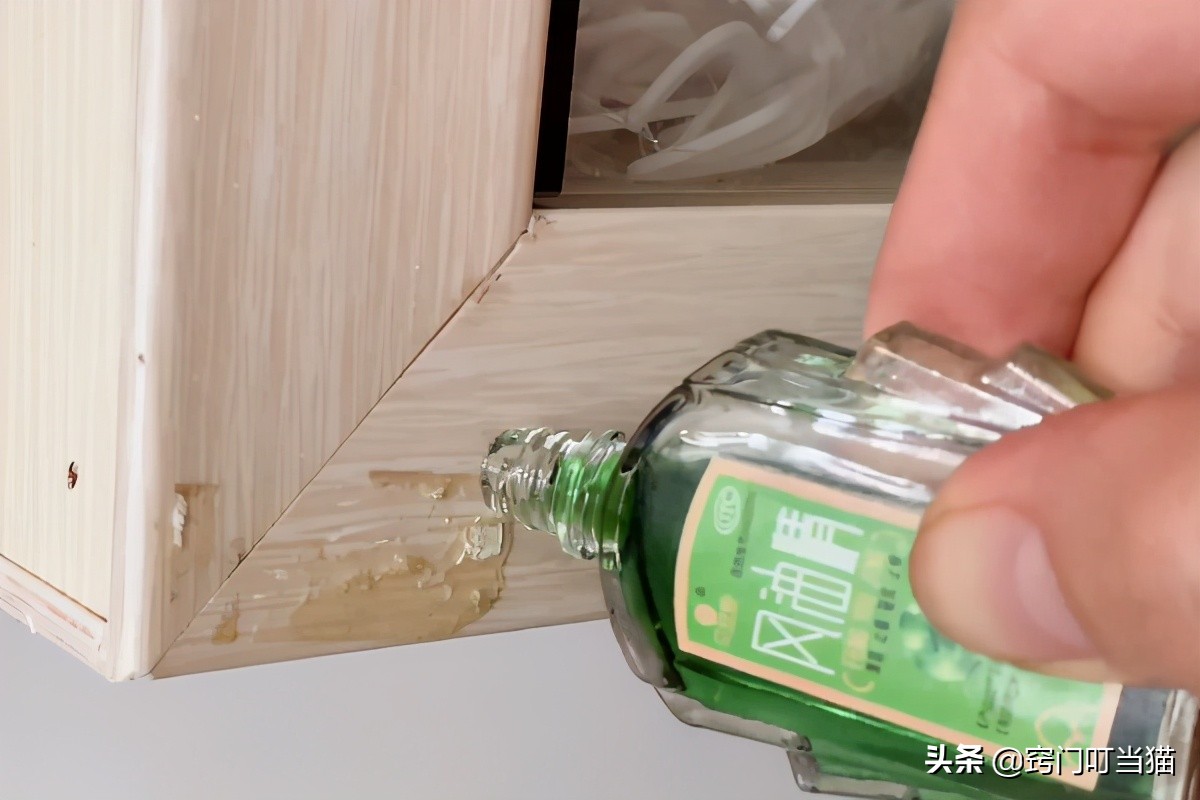 难怪风油精在国外卖那么好，原来是有这4大妙用，现在知道还不晚