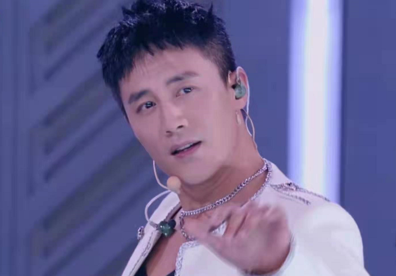 " chase after light elder brother " Du Chun uses consummate skill of hold up person, spit groove by Yang Mi, zheng Shuang said a fair word