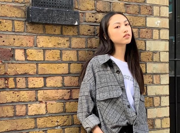 任達華15歲女兒發育太好，身高接近180，顏值超過名模媽媽