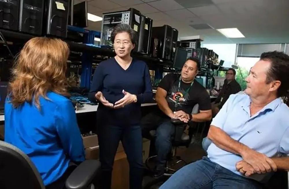 AMD����ʮ���ٴ�ΰ��