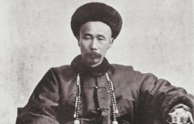 姑娘得病被醫(yī)生收為義女，嫁給其子后生下一子，卻影響清朝深遠