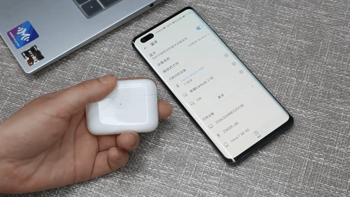 持久聆听、久到离谱！荣耀Earbuds 2 SE上手实测，降噪确实强大