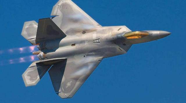 F-22、F-35接连坠机，美国人开始“甩锅”：中国人
