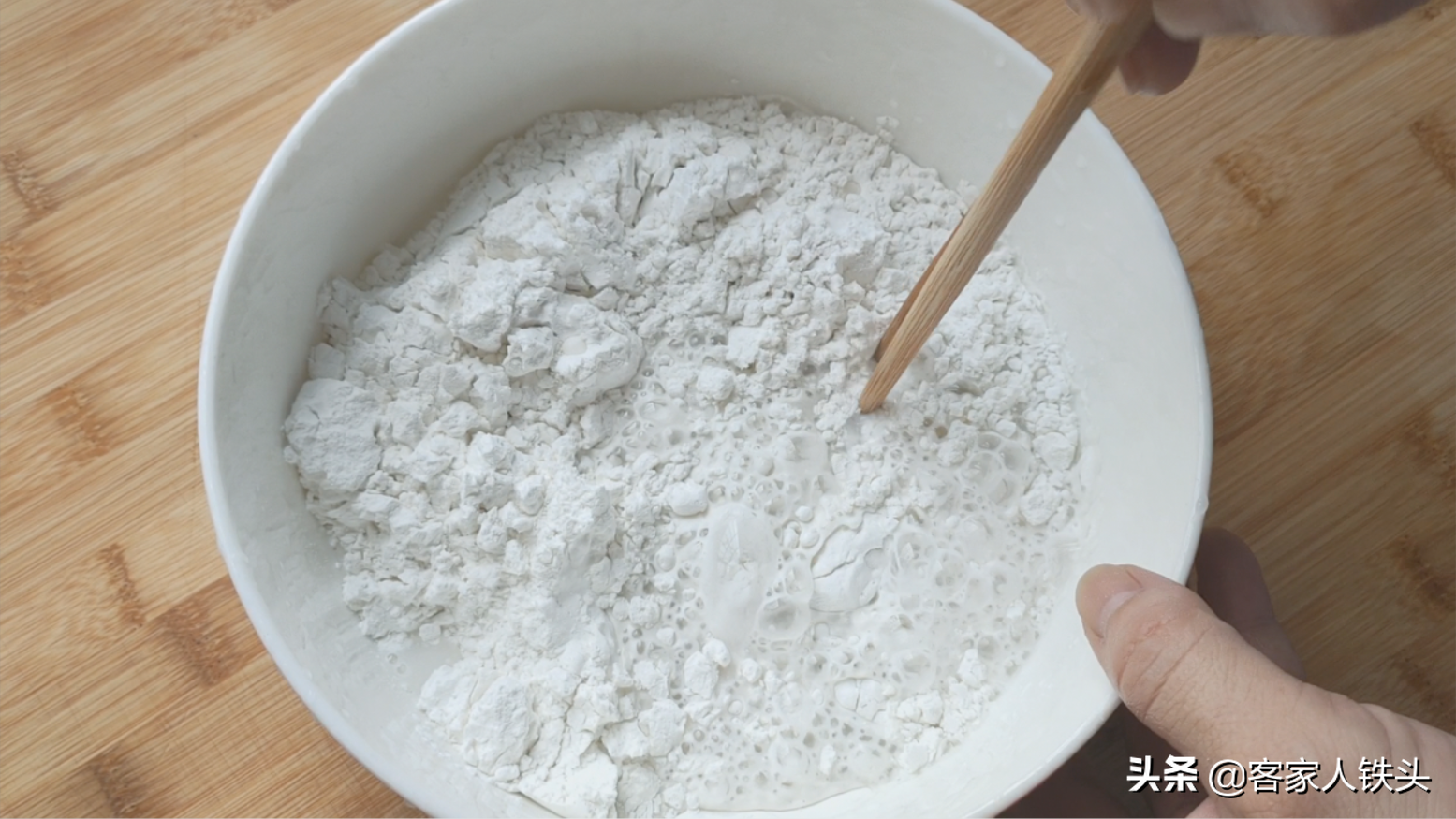 香芋这一个做法实在好吃，一次做一盘，外酥里嫩，连吃5块还想吃